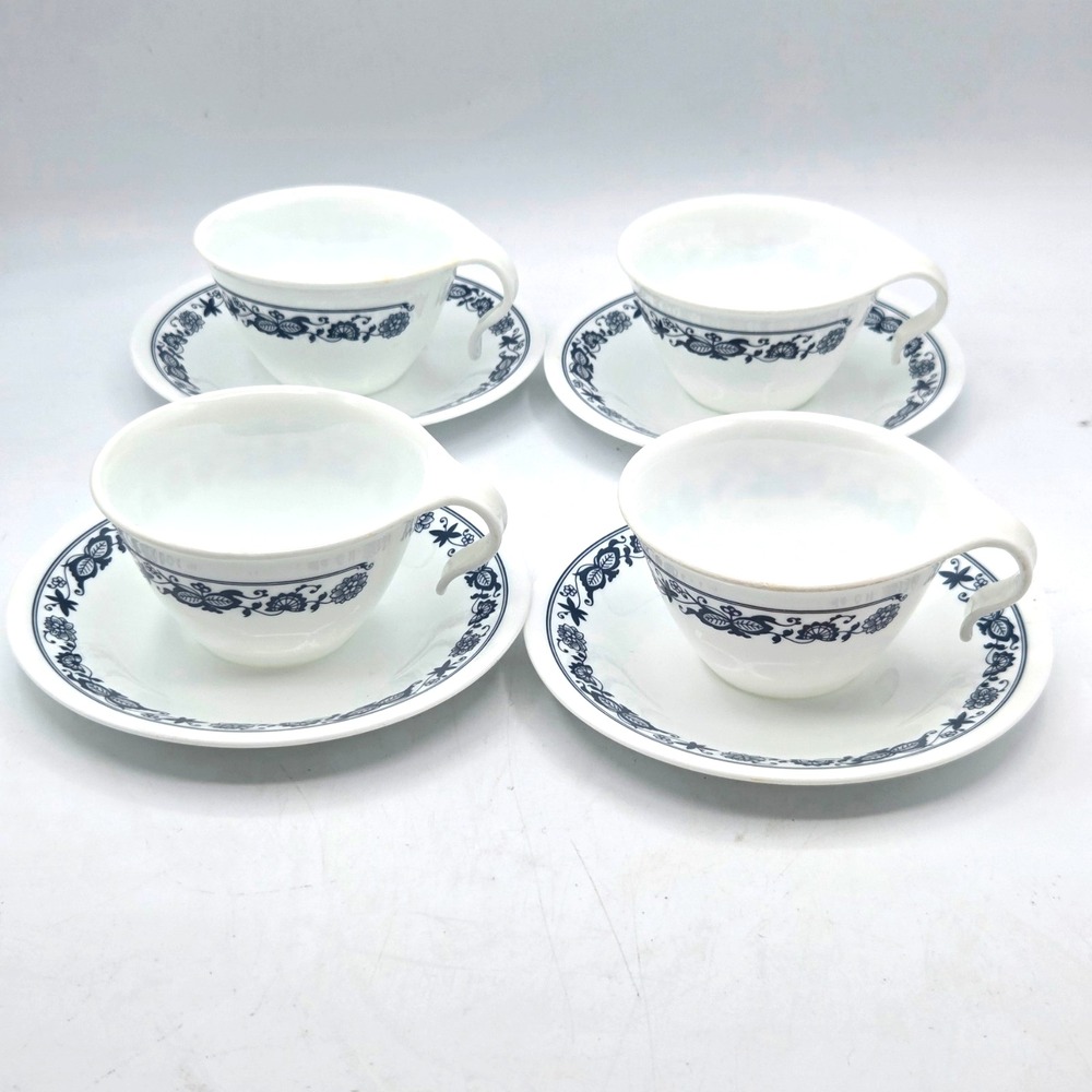 VTG CORELLE CORNING OLD TOWN BLUE ONION COFFEE CUP & SAUCER 4 SETS w HOOK HANDLE